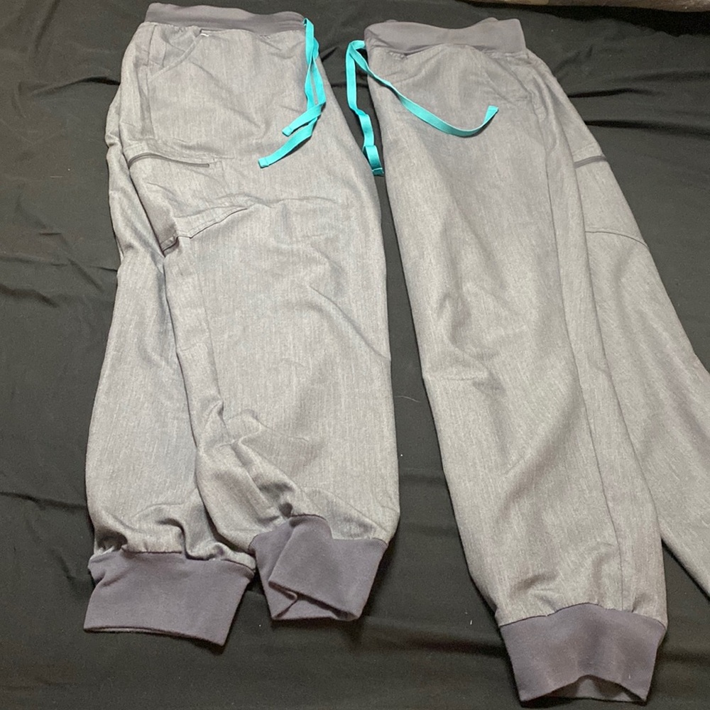 2 Pairs of Figs High Waisted Zamora Jogger Scrub Pants